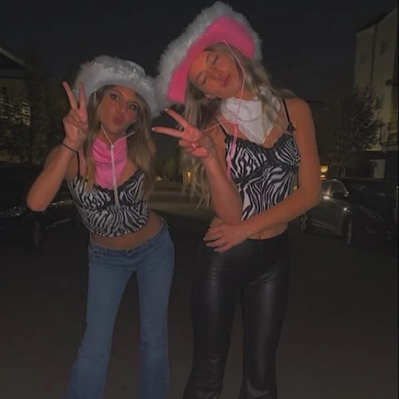 Zebra Striped Lace Cami Top - Picture 3 of 4